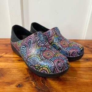 CROCS Neria Pro II Graphic Print  Slip-On Work Nurse Clog